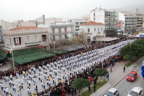 Η Καλαμάτα «έσπασε» το ρεκόρ Guinness στον χορό bachata (video)