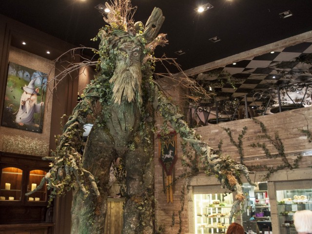 Cap Cap: Η Μέση Γη βρίσκεται στο Αιγάλεω (και σερβίρει μυρωδάτα cupcakes)