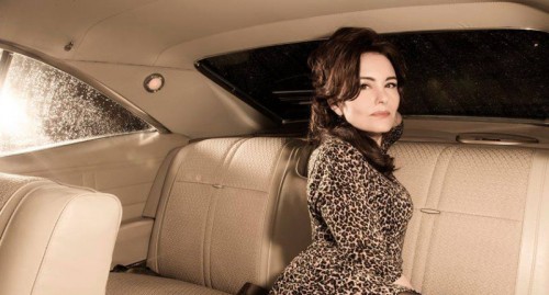 Emanuela Hutter: μια από τις πιο retro φιγούρες της rock n’ roll σκηνής