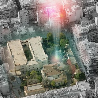 Πως συνυπάρχουν το Άσυλο Ανιάτων με το Μπάουχαουζ και τις αφρικανικές μάσκες;