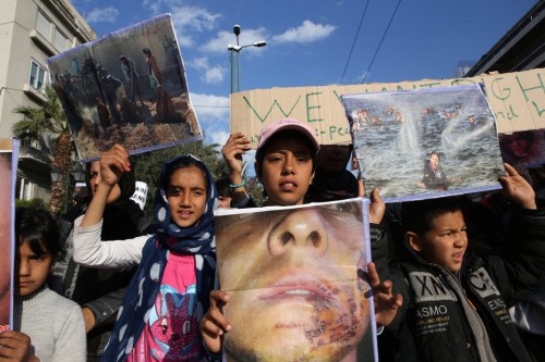 Ιωάννινα: Πορεία προσφύγων από το κέντρο φιλοξενίας Κατσικά