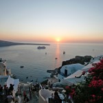 Σταματήστε ό,τι κάνετε και δείτε αυτό το υπέροχο 360 μοιρών βίντεο από το ηλιοβασίλεμα της Οίας