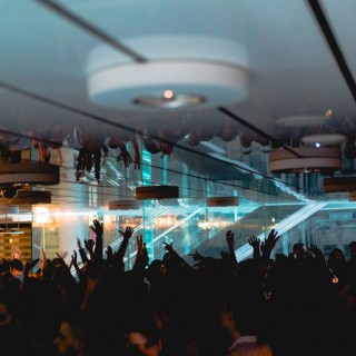 Εικόνες από το ολονύχτιο Pyjama Party του Six d.o.g.s στη Στέγη