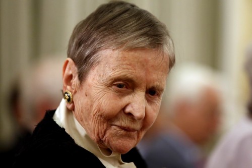 Αρβελέρ για Μενδώνη: «Ασκεί επαρκώς και επιτυχώς το πολυσχιδές έργο της»