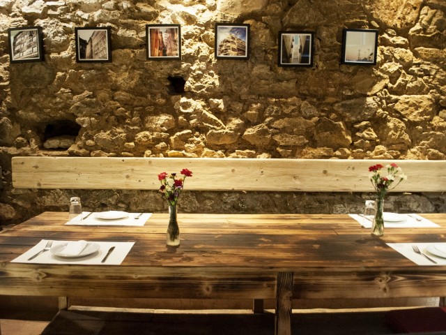 Βραδιές με πίτσα από κάνναβη και jazz σε ένα απίθανο ιστορικό κτίριο του Παγκρατίου