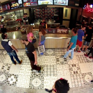 Πόσοι άνθρωποι πέρασαν από τα Goody’s Burger House σε μια μέρα;