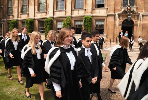 Αυξάνονται τα διδάκτρα των κορυφαίων πανεπιστημίων της Αγγλίας