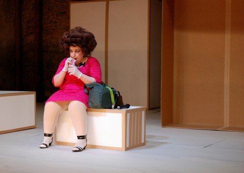 Τρεις εμβληματικοί μονόλογοι της Άννας Κοκκίνου παρουσιάζονται ξανά στη Σφενδόνη