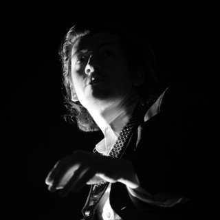 Μήπως ρε παιδιά ο Alex Turner δεν είναι τελικά ο σωτήρας του rock ‘n’ roll;