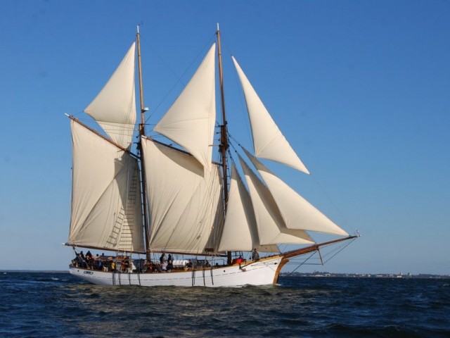 Hoppet: Ένα ιστιοπλοϊκό από την Εσθονία θα γεμίσει με τέχνη το Αιγαίο