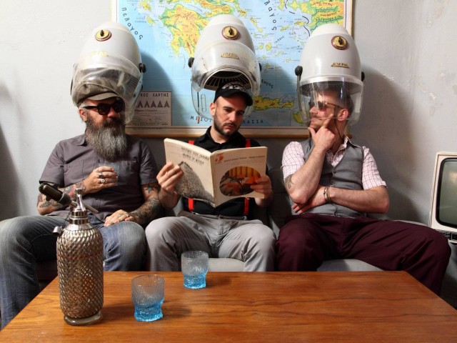 Αυτά τ’ αγόρια είναι οι ρομαντικοί οπαδοί του “κάθε πέρσι και καλύτερα”