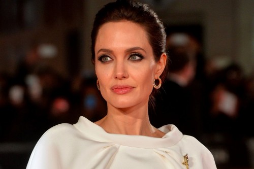 Διαζύγιο εντός του 2018 θέλει η Αντζελίνα Τζολί