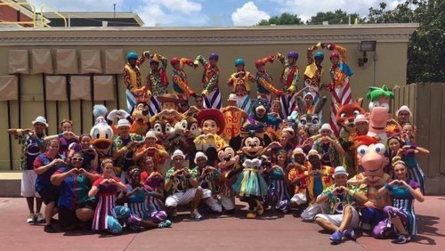 Η Ντίσνεϊ δίπλα στα θύματα του Ορλάντο