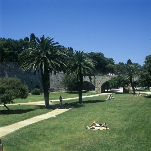 Ποιο είναι το ζευγάρι που έχει επισκεφθεί 65 φορές τη Ρόδο;