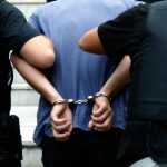 Συνελήφθησαν δύο άτομα που εξαπατούσαν και έκλεβαν ηλικιωμένους