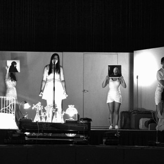 500 λέξεις για την Τρικυμία του William Shakespeare, όπως την φαντάστηκαν 30 φοιτητές από το Πάντειο… ή Τα στρώματα στα έδρανα