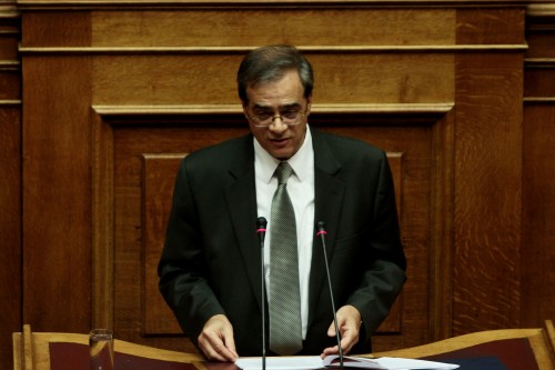 Υφεση της τάξης του 1% για το 2016 προβλέπει ο Γκίκας Χαρδούβελης