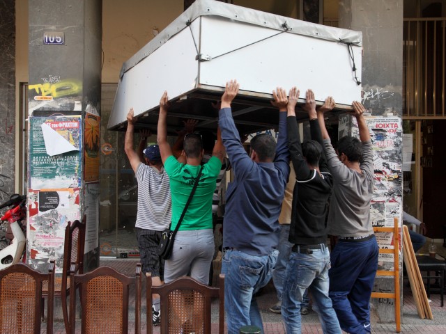 Κάποτε ένας ρακοσυλλέκτης βρήκε το πρώτο Σύνταγμα της Ελλάδας στα σκουπίδια