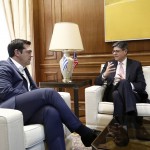 Απαραίτητη η αναδιάρθρωση του ελληνικού χρέους, συμφώνησαν Αλ. Τσίπρας και Τζ. Λιου