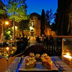 Το By the Glass βάζει τα καλά του και  ετοιμάζεται να υποδεχτεί την πανσέληνο