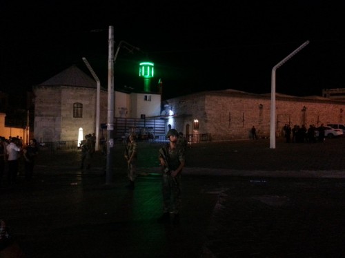 Ο τουρκικός στρατός «χτύπησε» το αρχηγείο της κρατικής υπηρεσίας πληροφοριών