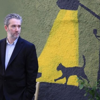 Τα βιβλία συνωστίζονται μέσα στον Κώστα Κατσουλάρη