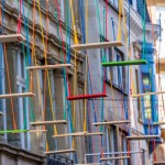 Γιατί γέμισε με κούνιες ο ουρανός στο Λουξεμβούργο;