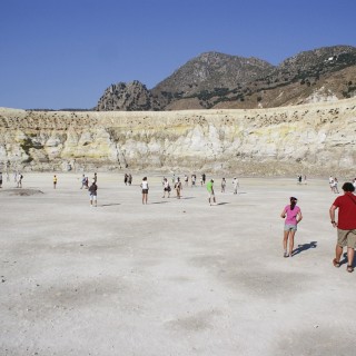634 λεπτά μουσικού αυτοσχεδιασμού σε έναν κρατήρα που τον λένε Στέφανο