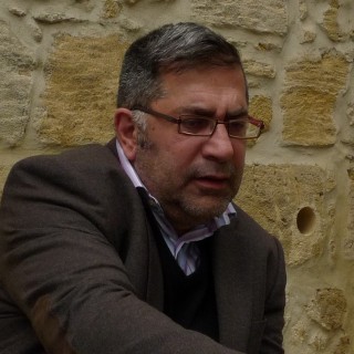 Τα σκυλιά, του Γιώργου Καλοζώη