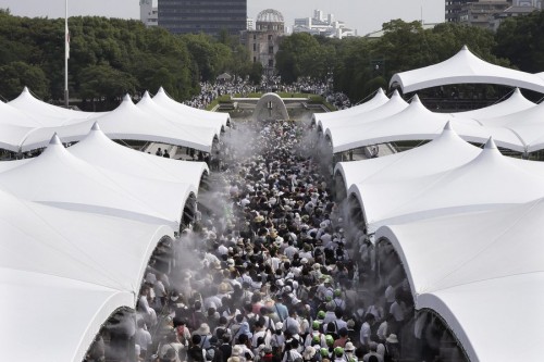 Χιροσίμα: “Πριν από 71 χρόνια ο θάνατος έπεσε από τον ουρανό και ο κόσμος άλλαξε”