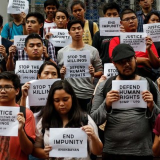 Φιλιππίνες: Φοιτητές διαμαρτύρονται για έλλειψη δικαιοσύνης στις…εκτελέσεις
