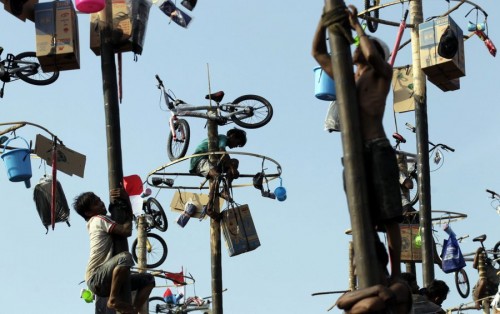 Η Τζακάρτα γιορτάζει την επέτειο της ανεξαρτησίας της βυθίζοντας 60 ξένα σκάφη που είχαν κατασχεθεί