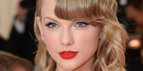 1 εκατ. δολάρια από την Τέιλορ για τους πλημμυροπαθείς