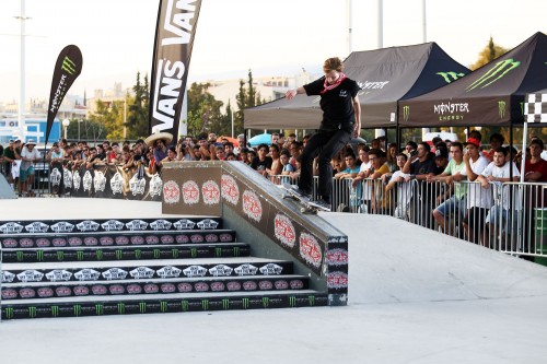 Ποιο είναι το καλύτερο skateshop team για το 2016;