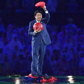 «Μα είναι δυνατόν κοτζάμ πρωθυπουργός να εμφανιστεί ντυμένος Mario»;