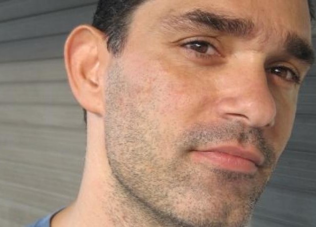 Ο Σπύρος Γιανναράς έχασε την εξεταστική επειδή διάβαζε με αφοσίωση τον «Μάγο» του Φώουλς