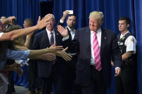 Πώς αντέδρασαν οι Ρεπουμπλικανοί ψηφοφόροι στην Αριζόνα για την επίσκεψη Τραμπ στο Μεξικό;