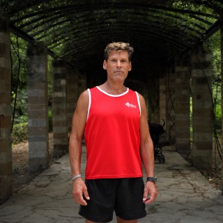 Για τον Ντιν Καρνάζη ένας μαραθώνιος είναι απλά ζέσταμα