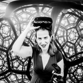 Αυτό το κορίτσι μόλις κολύμπησε με φάλαινες στο Μοναστηράκι