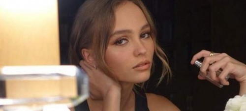 Η Λίλι Ρόουζ Ντεπ «ήταν» Chanel από τα γεννοφάσκια της