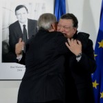 Ο Γιούνκερ ζήτησε διευκρινίσεις από το Μανουέλ Μπαρόζο για τον διορισμό του στην τράπεζα Goldman Sacks