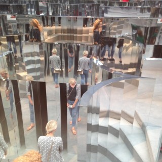 Τι δουλειά έχει ο οίκος Chanel στο υποβαθμισμένο Peckham;