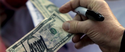 Ένας πελάτης σε εστιατόριο του Σικάγο έμεινε τόσο ευχαριστημένος που άφησε φιλοδώρημα 2.000 δολάρια