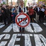 ΕΕ: Διχασμένη η Ευρώπη απέναντι στις συμφωνίες ελευθέρου εμπορίου με της ΗΠΑ και τον Καναδά