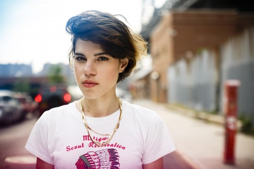 Ακούστε το πρώτο επίσημο ελληνόφωνο κομμάτι της ΜΟΝΙΚΑ