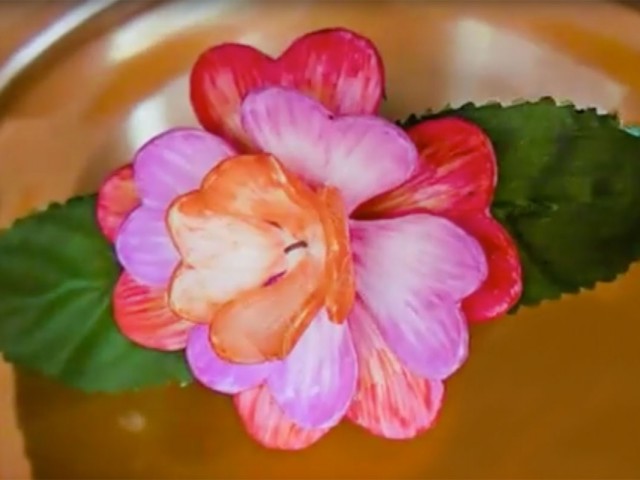 Πλαστικά φυτά ανθίζουν μόνα τους χάρη σε «μαγικά» υλικά