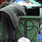 Eurostat: Πάνω από 1 στους 3 Έλληνες σε συνθήκες φτώχειας