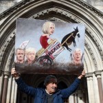 Σε ένα κά(δ)ρο η Τερέζα Μέι οδηγεί την Βρετανία έξω από την Ε.Ε.