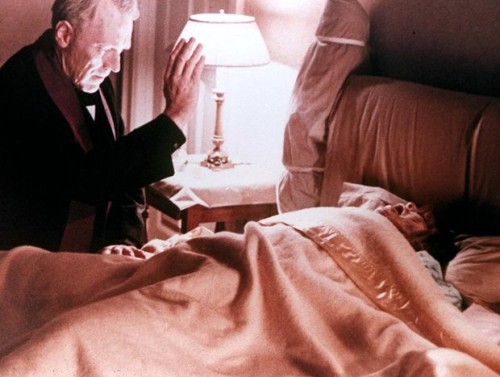 Tα πιο… φονικά έπιπλα στις ταινίες τρόμου!