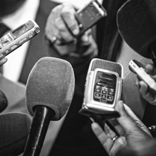 «Φέραμε στην Αθήνα δημοσιογράφους απ’ όλες τις χώρες της ΕΕ για να μάθουν την αλήθεια για την προσφυγική κρίση», δηλώνει η Κλ. Διακομανώλη